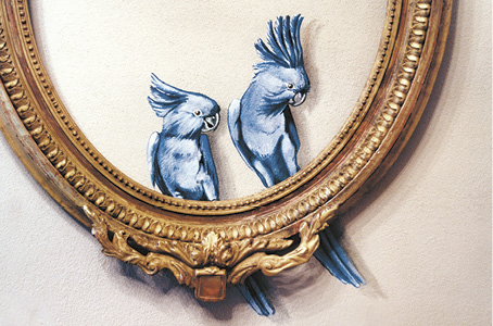 gian luca bartellone trompe oeil parrot painting on wall frame illusion