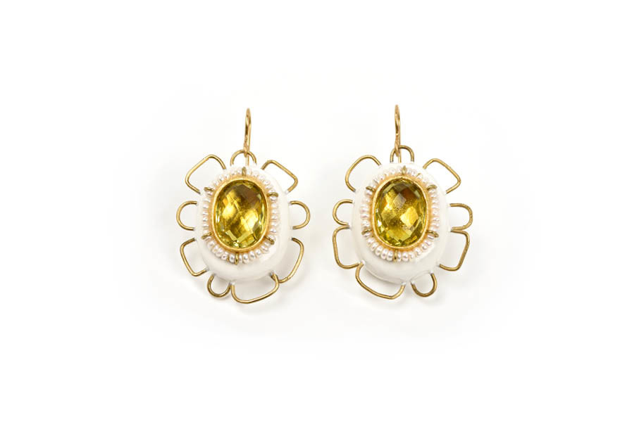 Earrings Nucleo: unique handmade jewelry in gold 18k with lemon citrine and papiermache by designer Gian Luca Bartellone