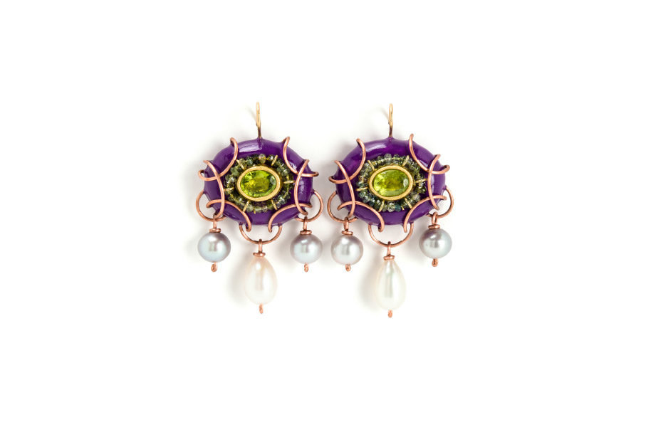 Earrings Styge 2016. Unique jewelry made of gold, copper, tourmaline, peridot and paper by Gian Luca Bartellone, Bolzano, South Tyrol, Italy.