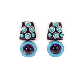 Italian contemporary jewelry: Earrings Kipos 1 with violet and light blue handpainted color. Materials: papier-mâché, gold 18kt, silver, amethysts, turquoise paste, pearls, gold leaf 22kt. Gian Luca Bartellone, Bodyfurnitures Italy.