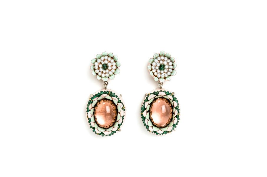 Italian contemporary jewelry: Earrings Coronea, 2019, made of papier-mâché, gold 18kt, silver, copper, emeralds, rose quartz, pearls. Handmade one-of-a-kind-jewelry by italian jeweller artist Gian Luca Bartellone, Bodyfurnitures. Discover him at Salon Resonance[s] in Strasbourg, France.